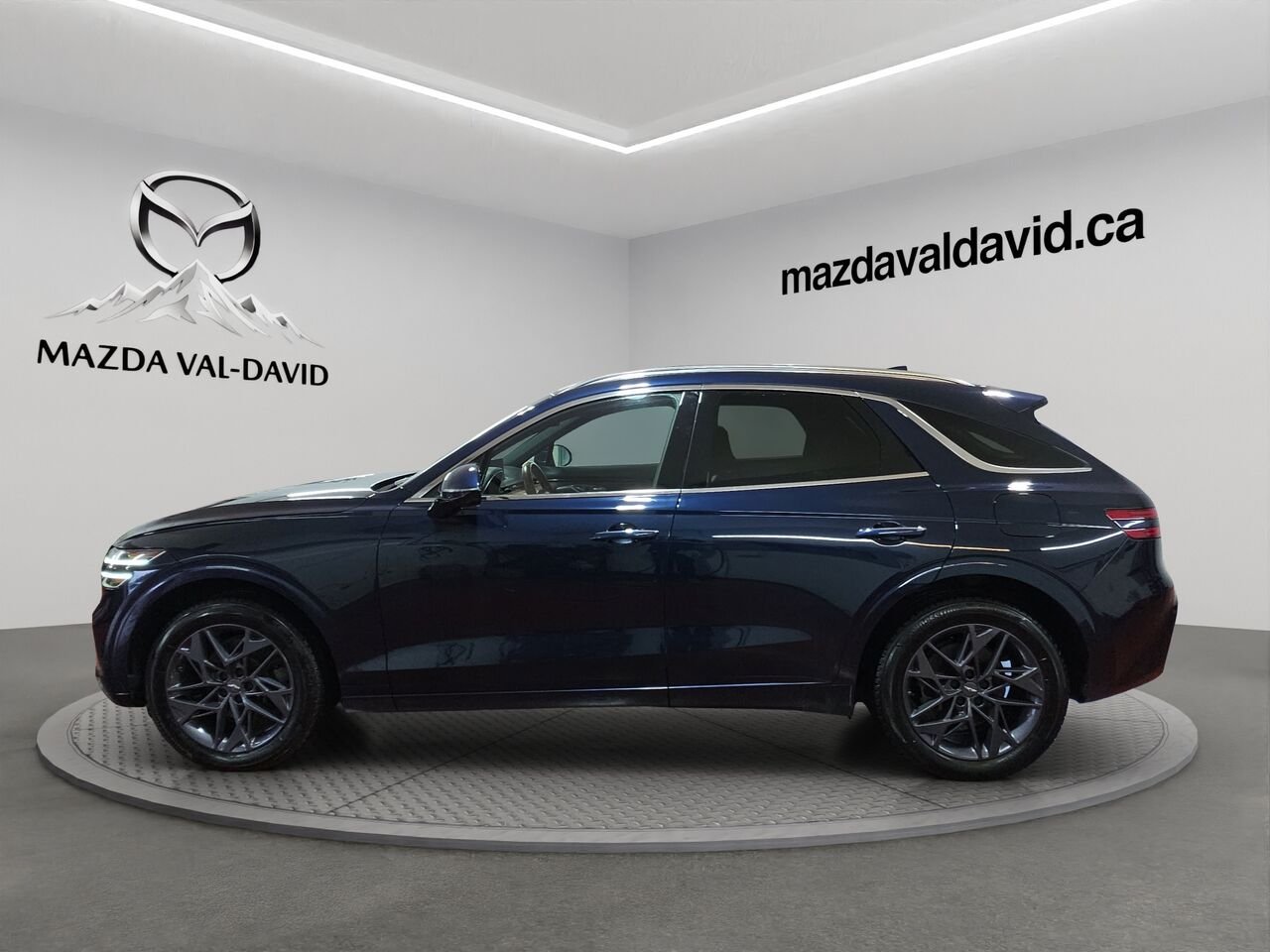 2022 Genesis GV70 2.5T Advanced Plus TI, toit ouvrant panoramique, navigation, sièges fonction mémoire, volant Blue Val-David - photo #1