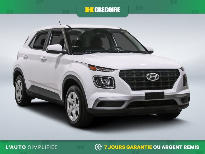 2024 Hyundai Venue White Laval - photo #0
