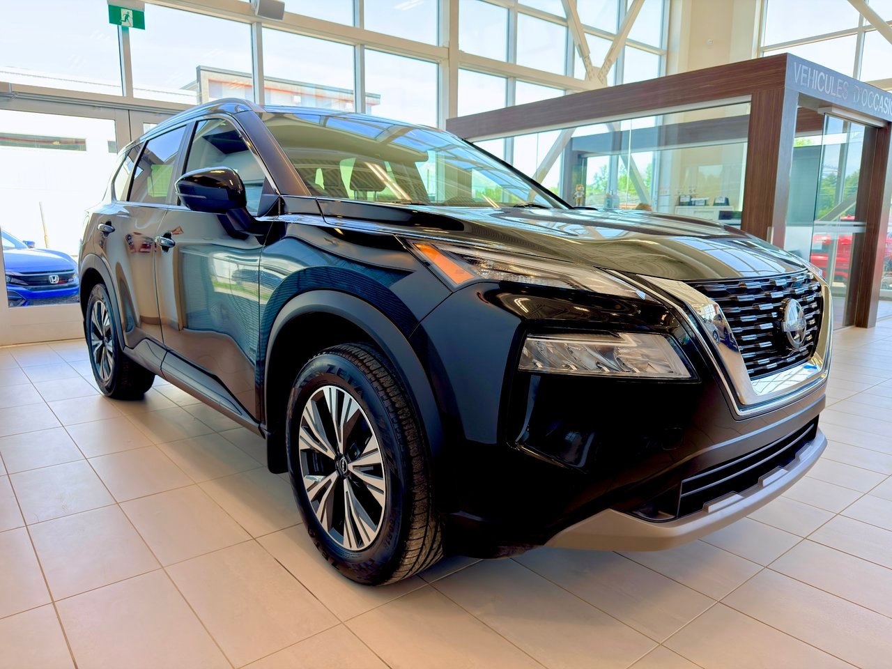 2023 Nissan Rogue Black Notre-Dame-des-Prairies - photo #7