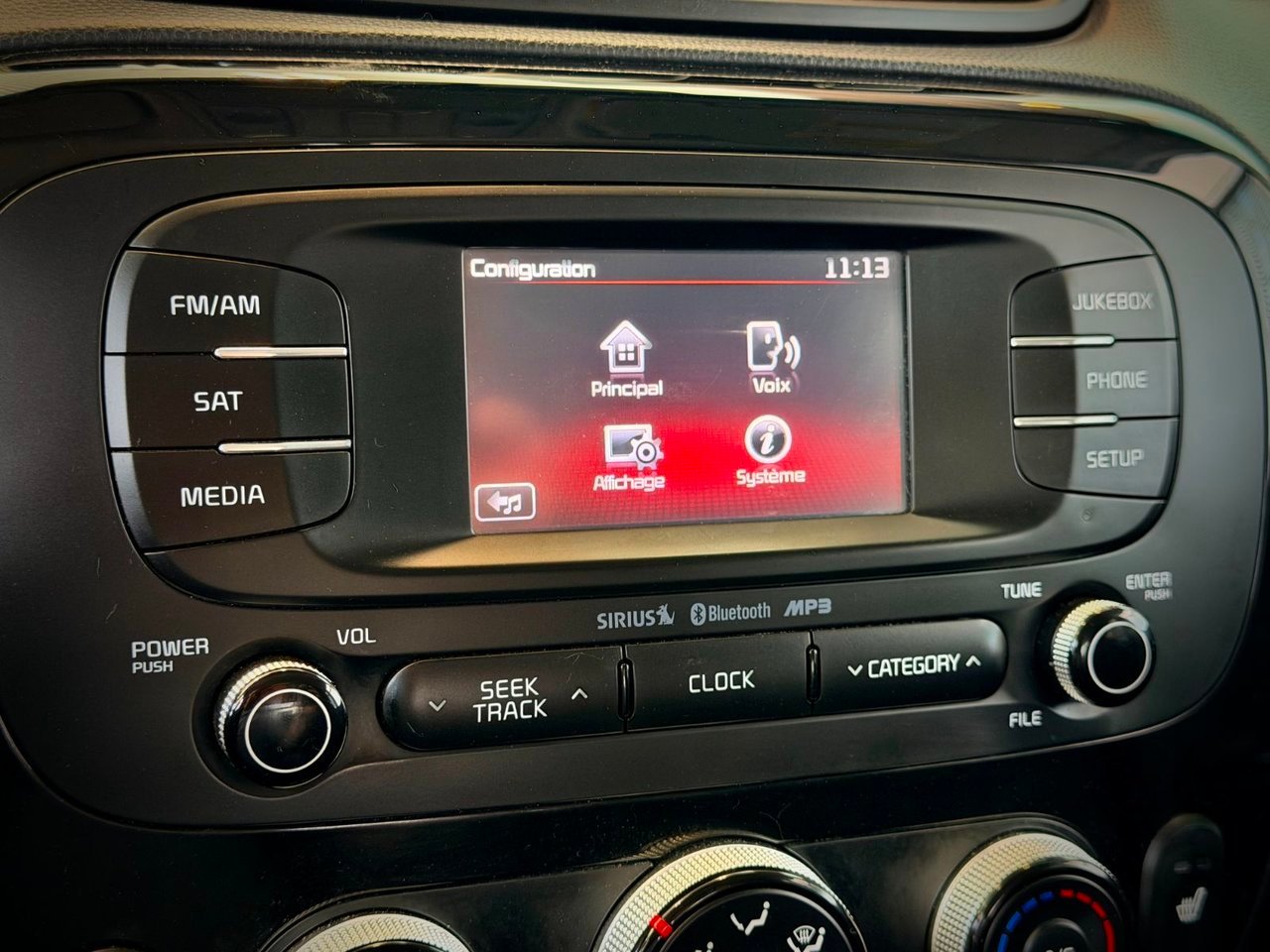 2016 Kia Soul White Notre-Dame-des-Prairies - photo #23