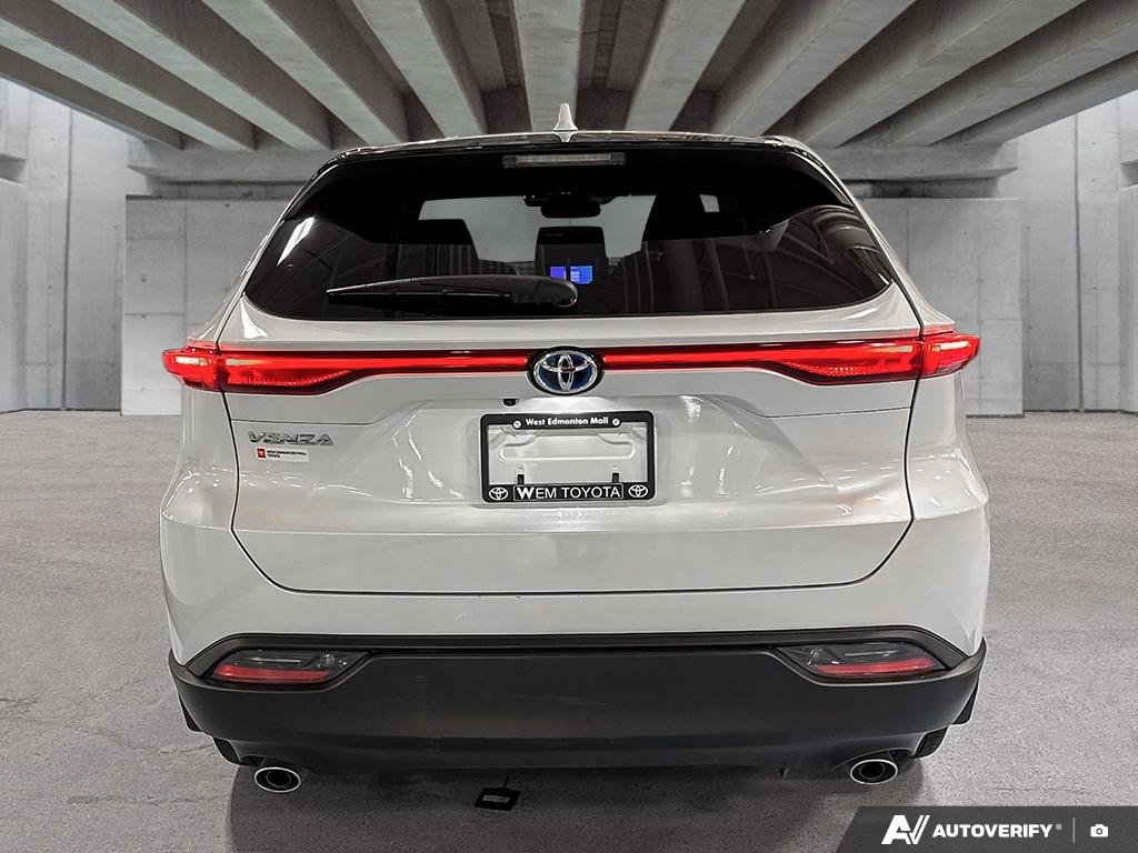 2023 Toyota Venza 2602013A | LE White Edmonton - photo #4