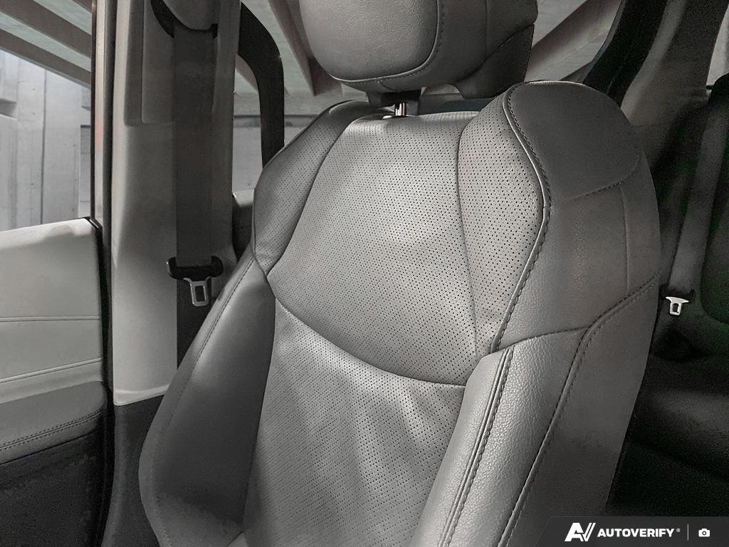 2023 Toyota Sienna 2601822A | Limited Silver Edmonton - photo #18
