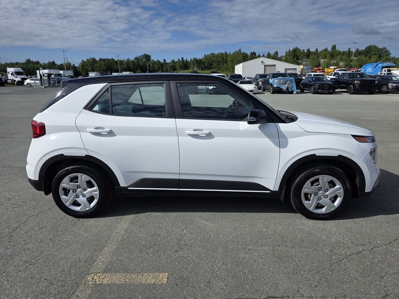 Hyundai Venue Essential IVT avec couleur deux tons 2021 Blanc Rouyn-Noranda - photo #46