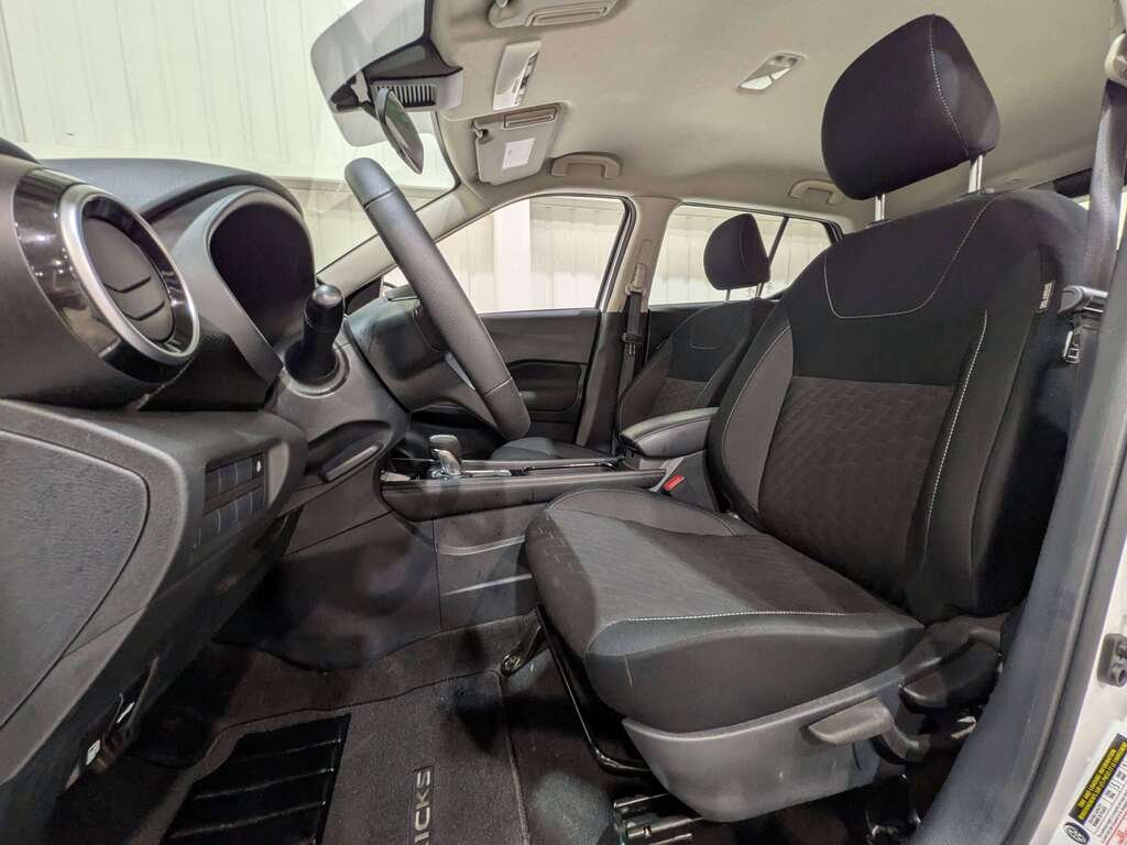 Nissan Kicks SV FWD 2024 Blanc Val-David - photo #1