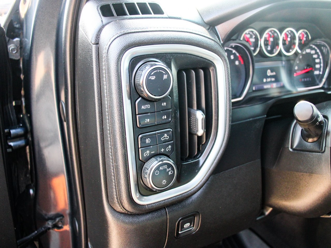 2019 Chevrolet Silverado 1500 4WD Crew Cab 147 RST Grey Sherwood Park - photo #16