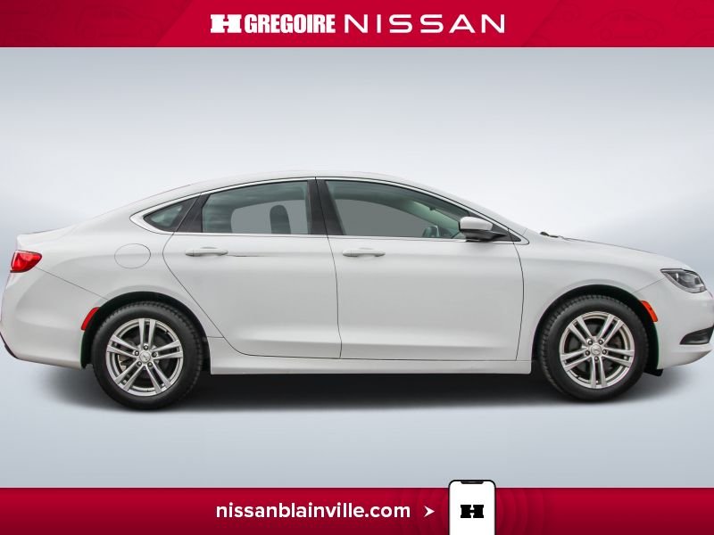 2015 Chrysler 200 White Laval - photo #8