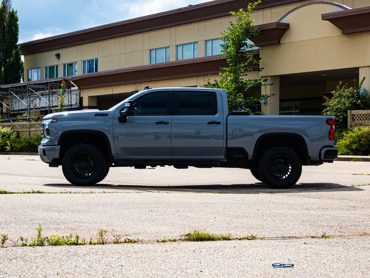 2024 Chevrolet Silverado 3500HD 4WD Crew Cab 159 LT Grey Sherwood Park - photo #9