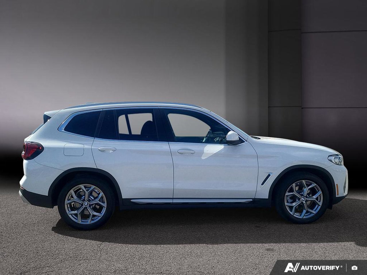 2023 BMW X3 5UX53DP01P9S45940 White Mirabel - photo #5