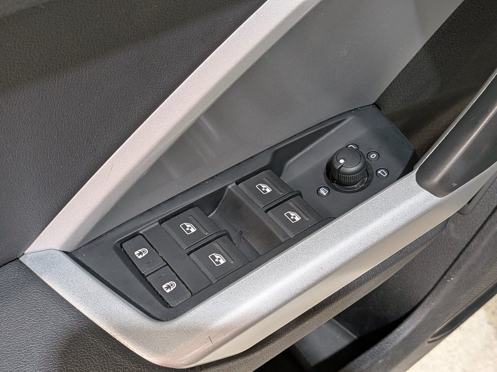 2022 Audi Q3 Komfort 45 TFSI quattro Black Val-David - photo #32