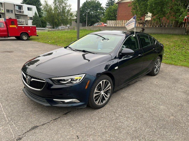 Buick Regal Sportback Essence berline 4 portes TI 2020 Bleu Châteauguay - photo #0