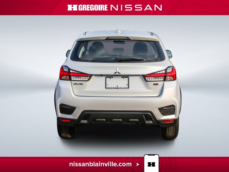 2022 Mitsubishi RVR White Blainville - photo #8