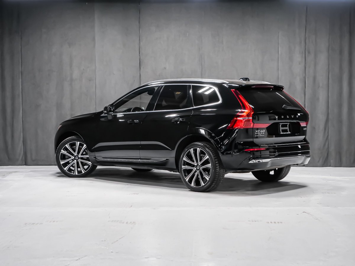 Volvo XC60 B6 AWD ULTIMATE BRIGHT THEME 2023 Noir Montréal - photo #3