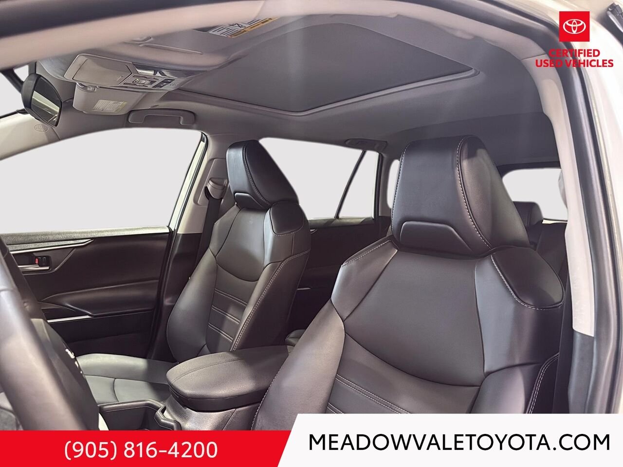2025 Toyota RAV4 One Owner, Clean Car Fax, Power Sunroof, Power Trunk, Power Seat, Softex Leather Seating Wind Chill Pearl Mississauga - photo #8