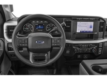 Ford Super Duty F-350 à roues arrière simples XLT