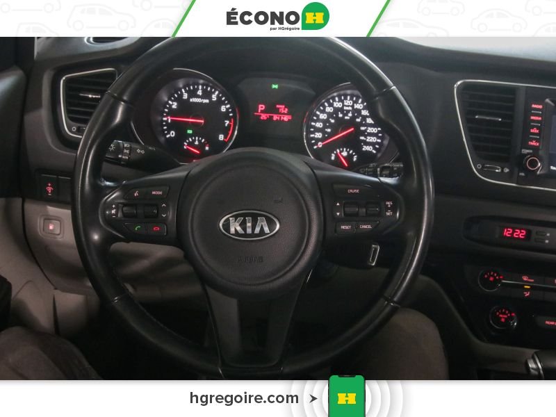 Kia Sedona 2017 Argent Laval - photo #12
