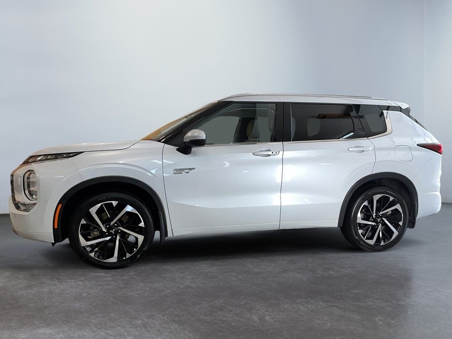 2023 Mitsubishi OUTLANDER PHEV GT S-AWC White