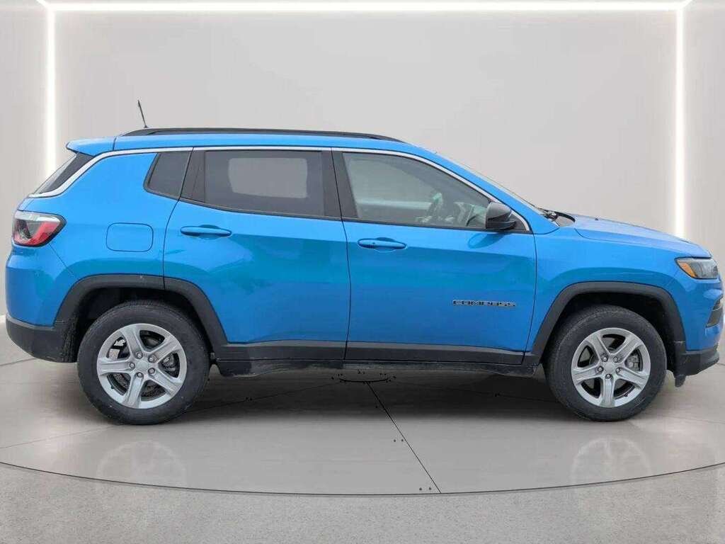 2023 Jeep Compass Blue Gatineau - photo #5