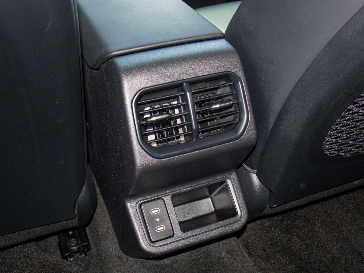 2025 Kia K4 GT-Line Turbo FWD White Sherwood Park - photo #36