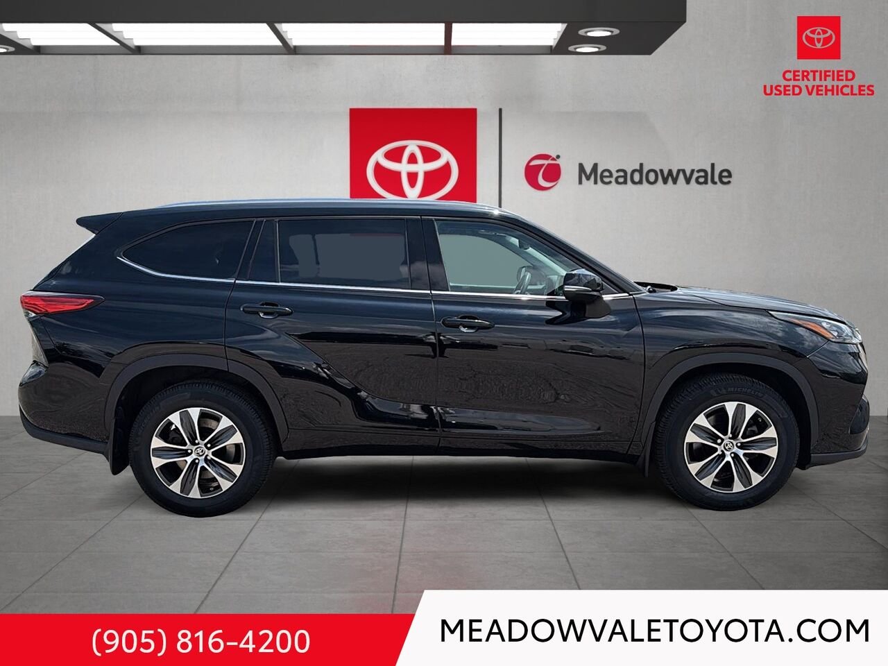 2020 Toyota Highlander New Tires, One Owner Black Mississauga - photo #2