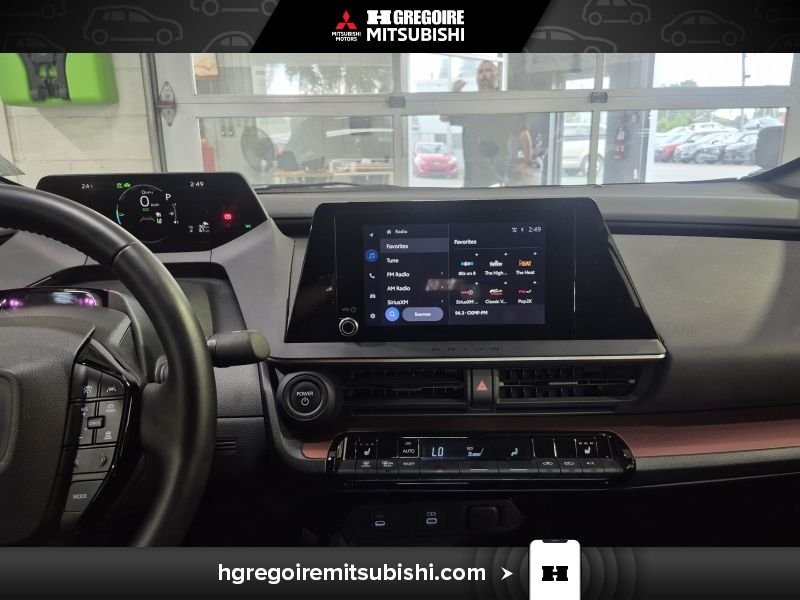 2024 Toyota Prius Silver Blainville - photo #26