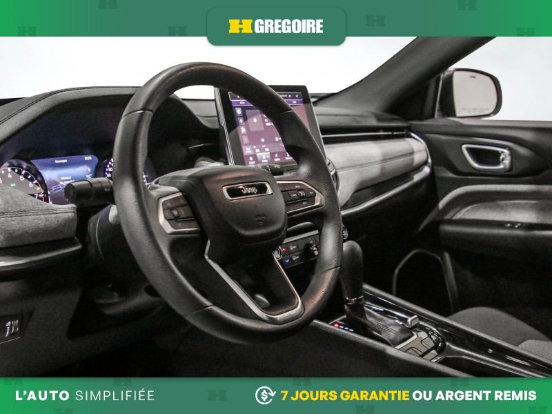 2023 Jeep Compass White Laval - photo #11