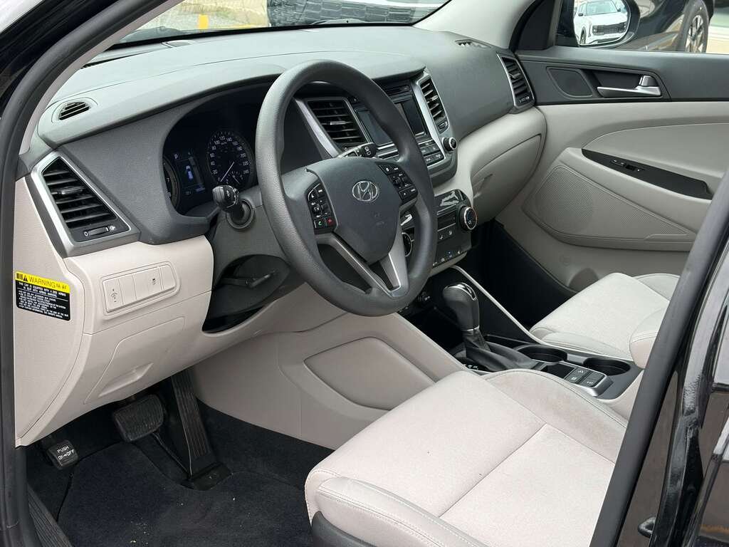 Hyundai Tucson 2017 Noir Gatineau - photo #11