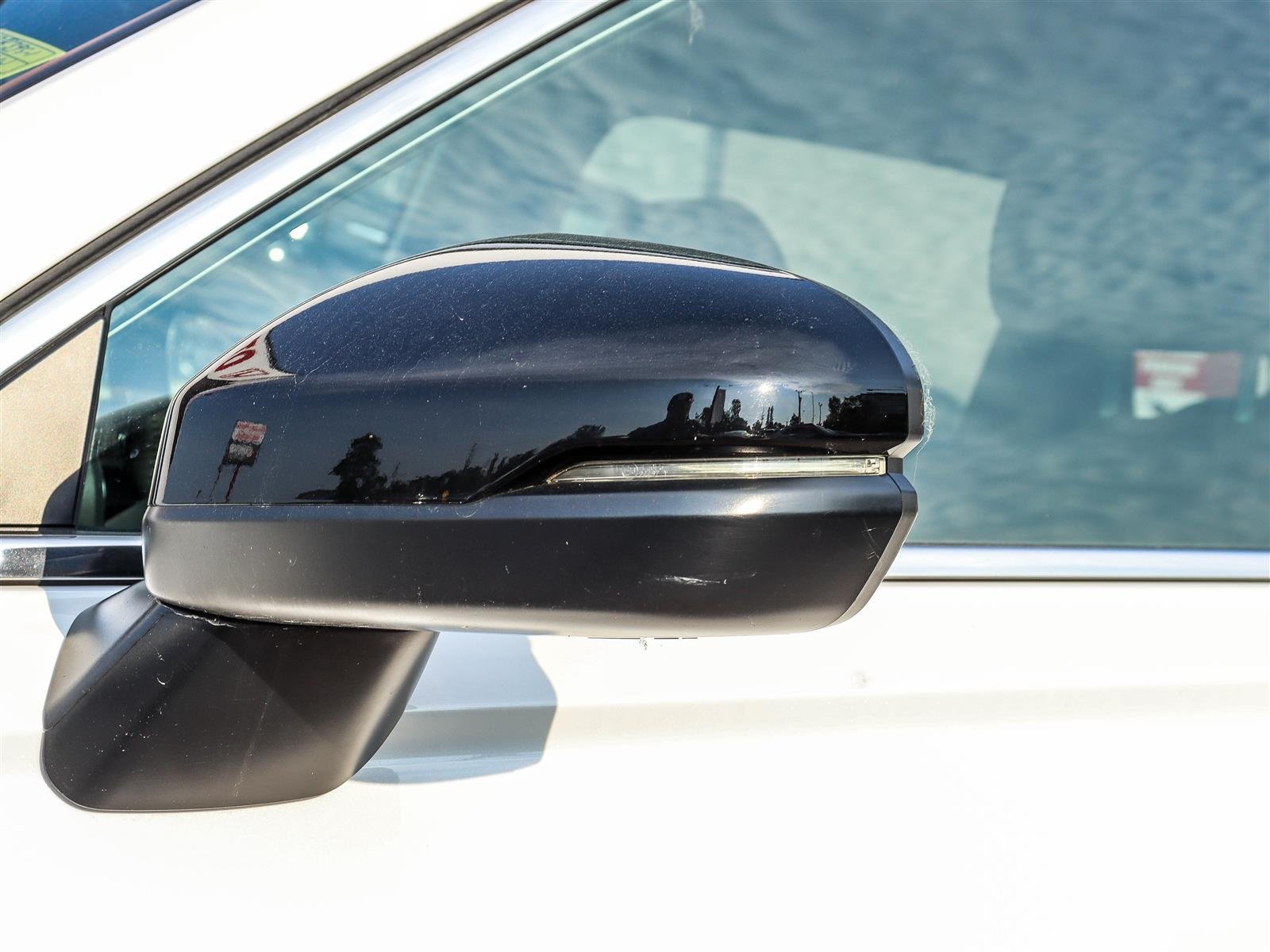 Honda CR-V hybride Touring 2023 White Ottawa & Gatineau - photo #25