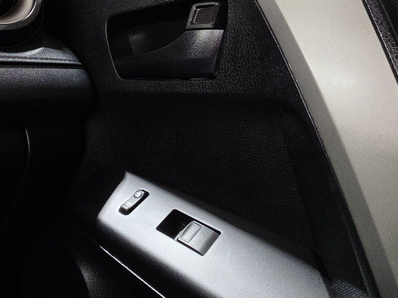 Toyota RAV4 2017 Gris Val-David - photo #15