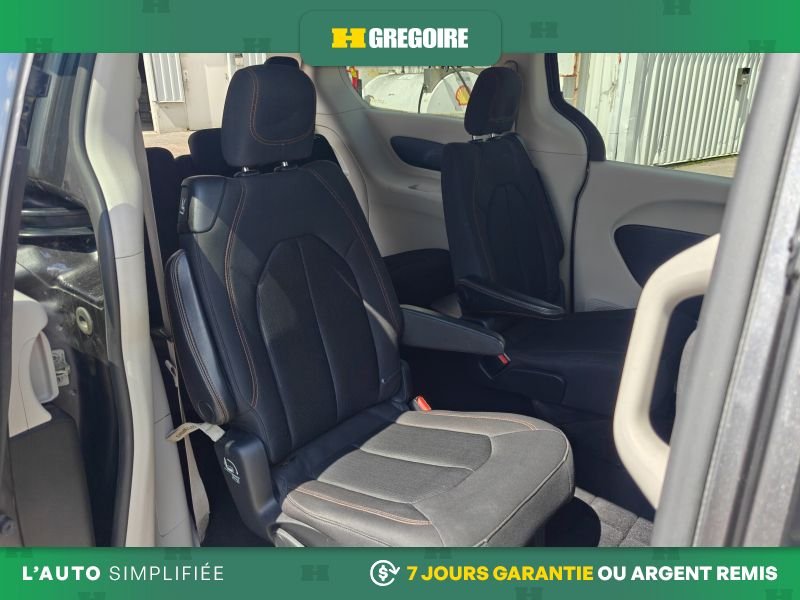 Chrysler Pacifica 2019 Gris Laval - photo #23