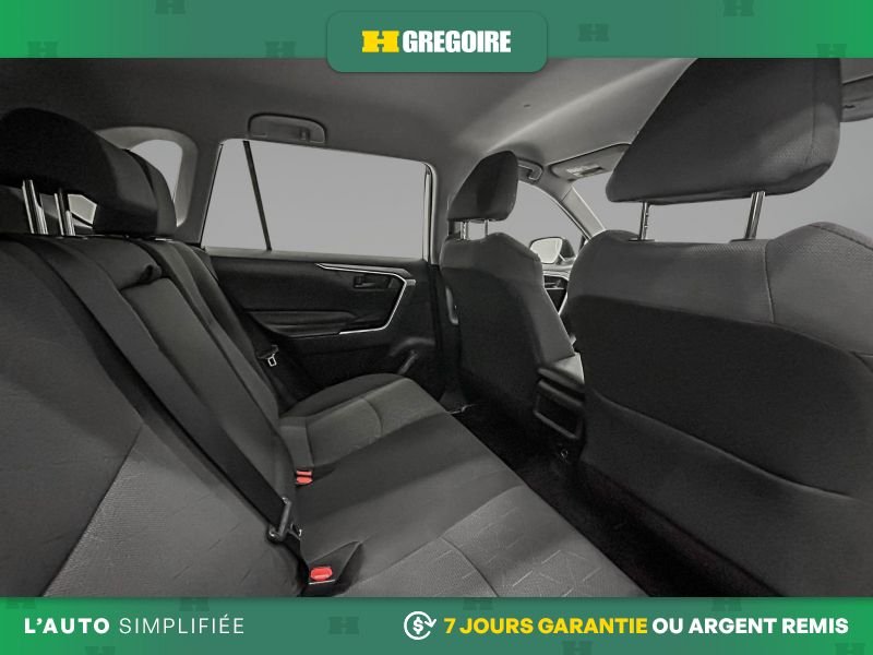 2019 Toyota Rav 4 White Laval - photo #15