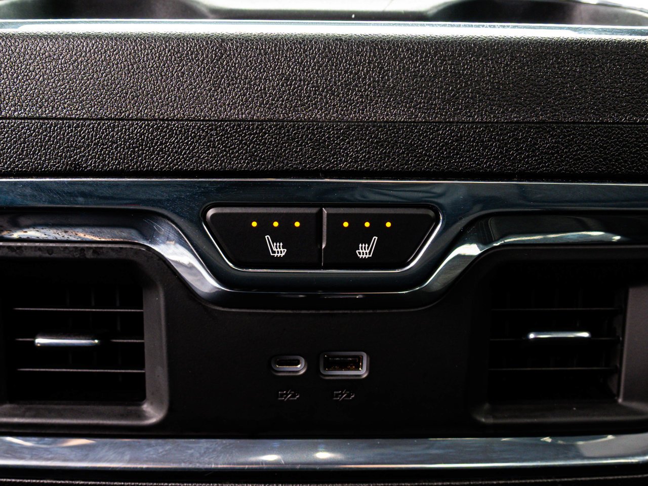 2026 Chevrolet Silverado 3500HD 4WD Crew Cab 159 LTZ Blue Sherwood Park - photo #31