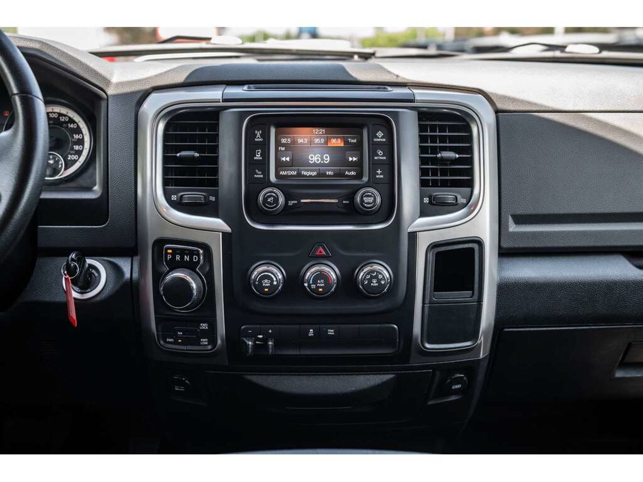 Ram 1500 2017 Blanc Sainte-Julienne - photo #26