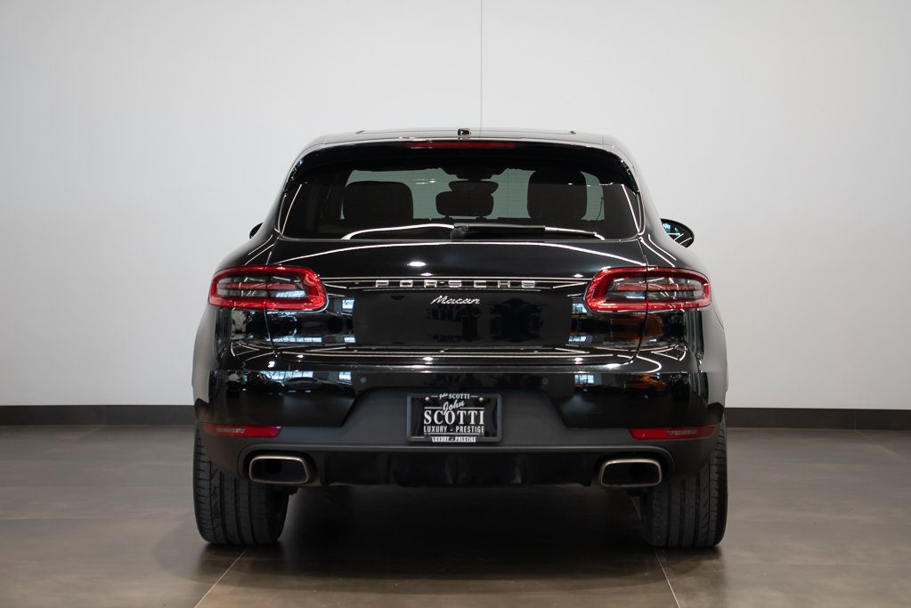 2018 Porsche Macan Sport \\ LOW KM Black Kirkland - photo #4