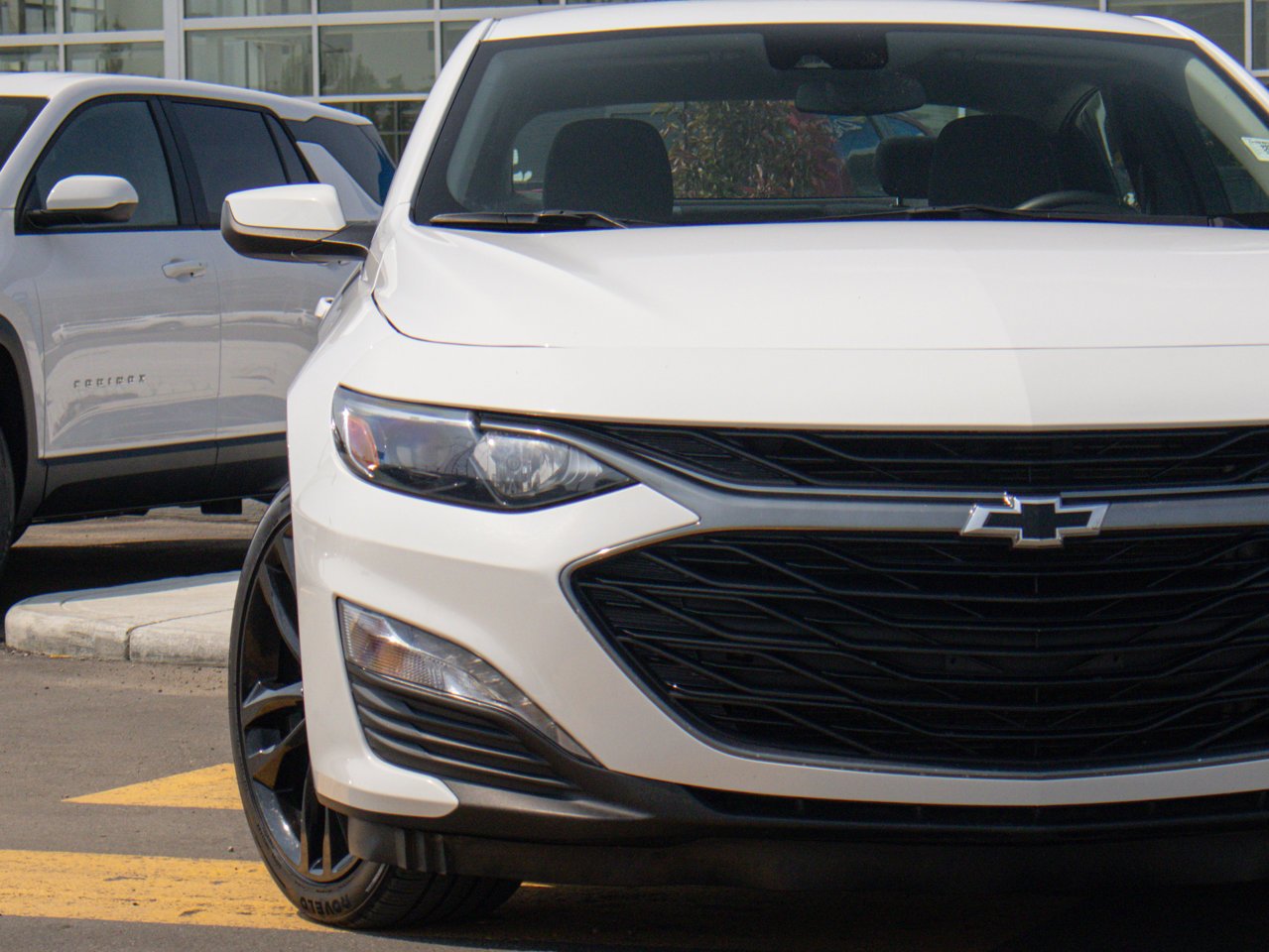 2024 Chevrolet Malibu 4dr Sdn 1LT White Sherwood Park - photo #4