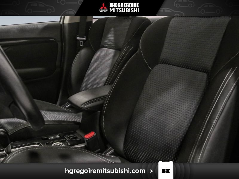 2020 Mitsubishi Outlander Grey Laval - photo #12