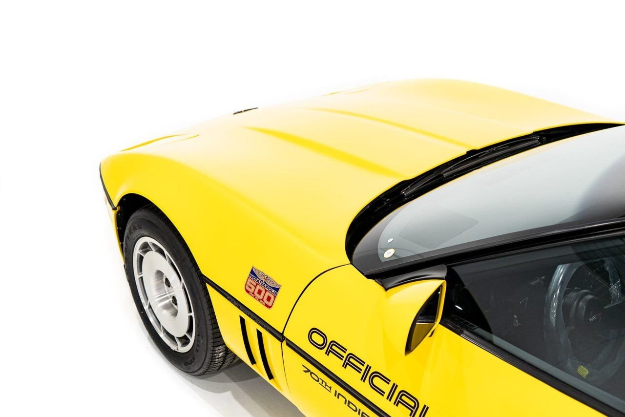 1986 Chevrolet Corvette Pace Car livery with only 17,380km (10,800miles) Yellow Montreal - photo #32