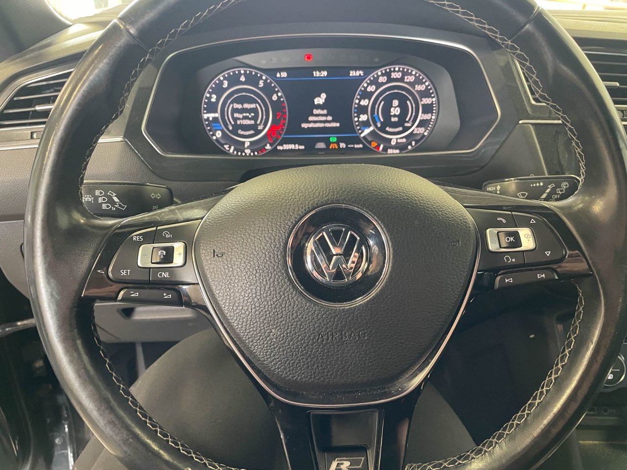 Volkswagen Tiguan HIGHLINE 4MOTION *TOIT* NAV CUIR SIÈGES CHAUFF 2018 Noir Saint-Jérôme - photo #16
