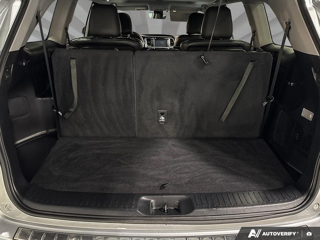 2018 Toyota Highlander 2501260A | SE Silver Edmonton - photo #10