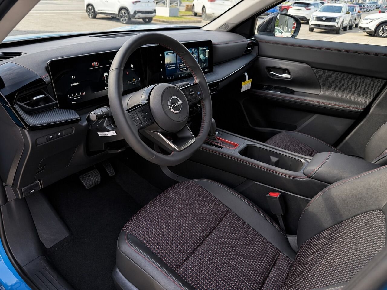 NISSAN Kicks KICKS SR PRIVIL GE 2026 Bleu glacial arctique/Noir intense Châteauguay - photo #9