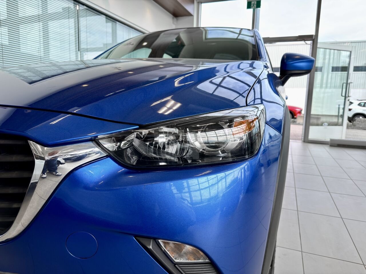 2017 Mazda CX-3 Blue Notre-Dame-des-Prairies - photo #3