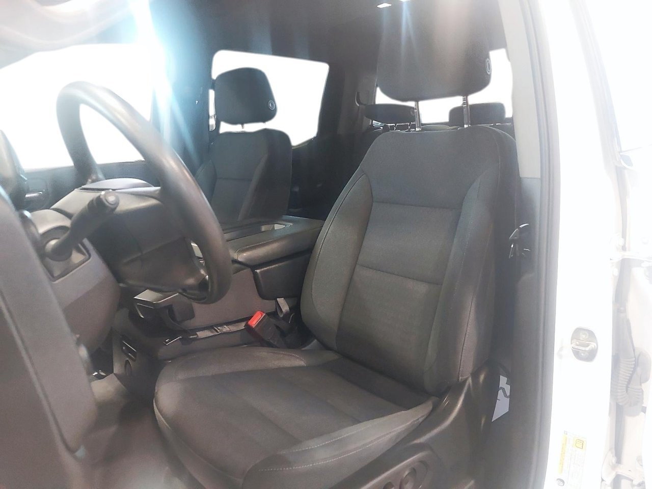2024 Chevrolet Silverado 1500 White Baie-Comeau - photo #8