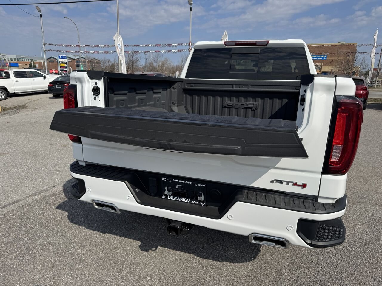 2023 GMC SIERRA 1500 AT4 AT4 cabine multiplace 4RM 157 po White Gatineau - photo #27