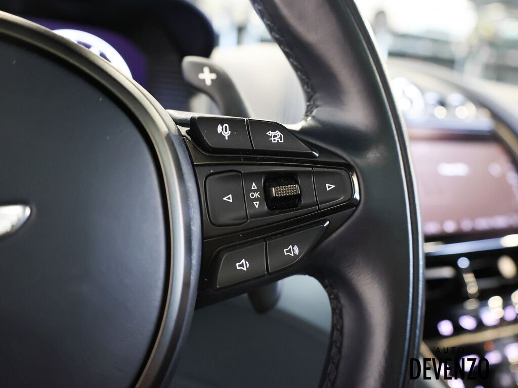 Aston Martin DBX 2022 Gris Saint-Eustache - photo #17