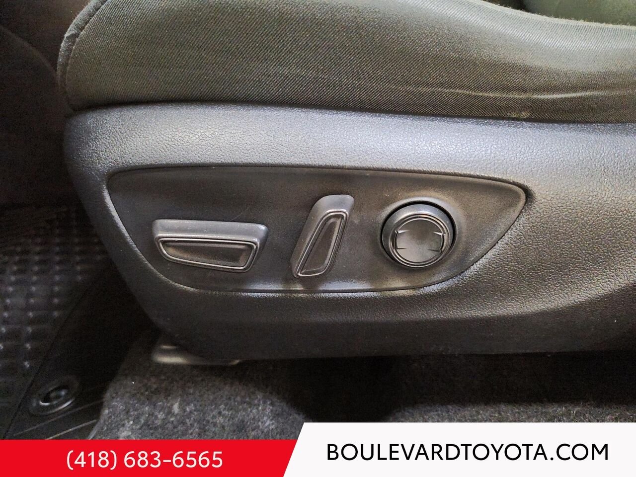 Toyota RAV4 99569A-24 | XLE HYBRIDE, AWD 2023 Argent Québec - photo #9