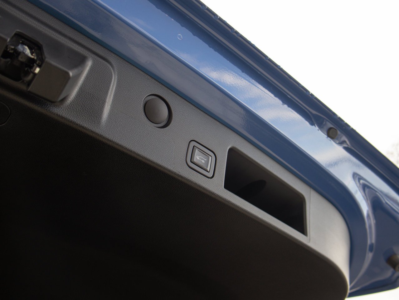 2025 Chevrolet Equinox AWD 4dr ACTIV Blue Sherwood Park - photo #11