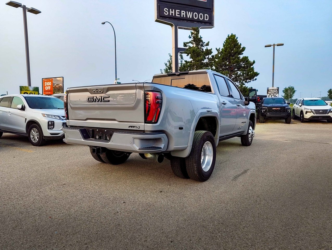 2024 GMC Sierra 2500HD 4WD Crew Cab 159 AT4 Grey Sherwood Park - photo #4