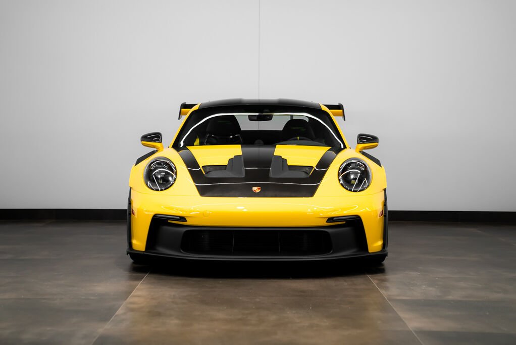 Porsche 911 GT3RS Weissach 2024 Jaune Kirkland - photo #1