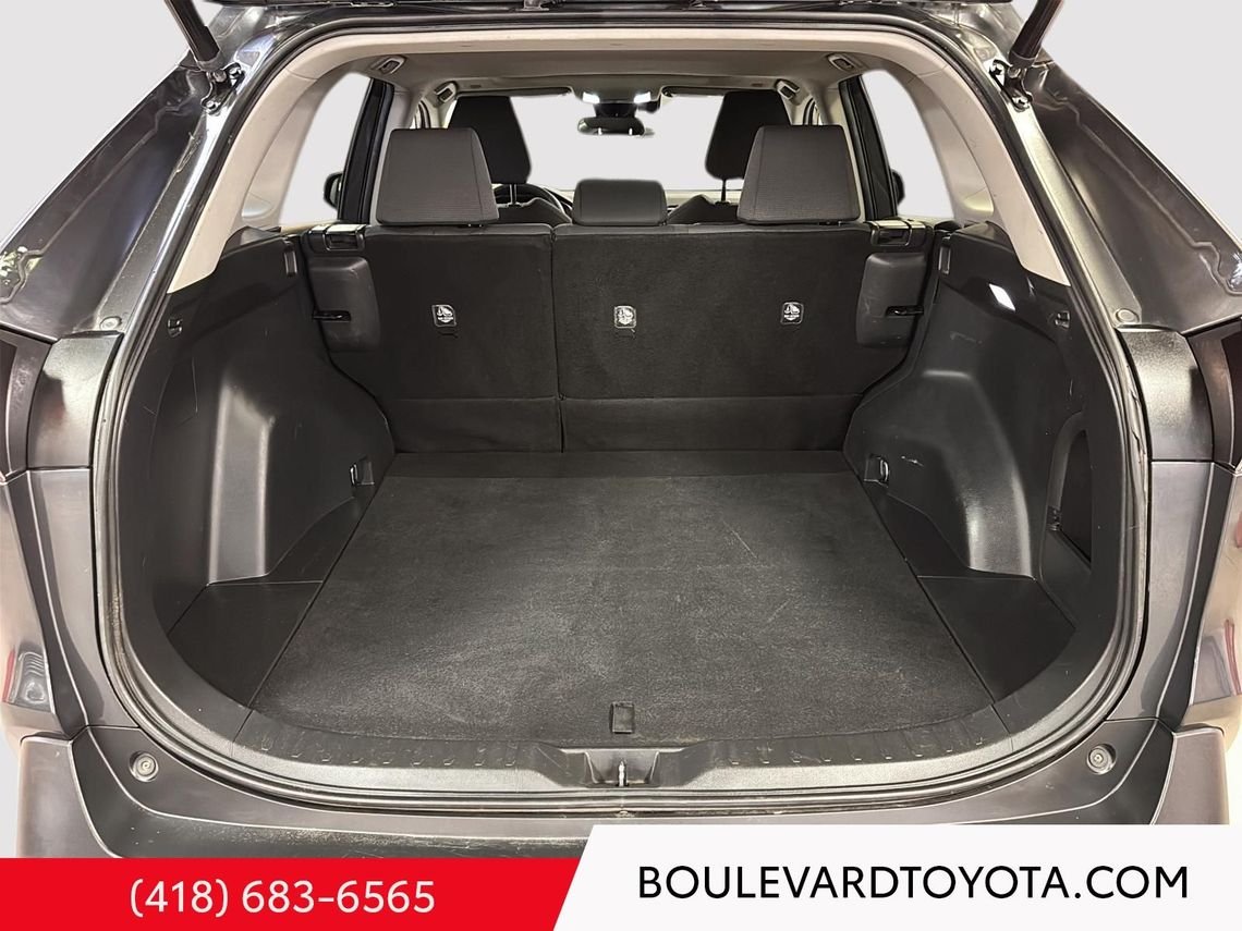Toyota RAV4 99232A-83 | XLE, AWD 2023 Gris Québec - photo #31