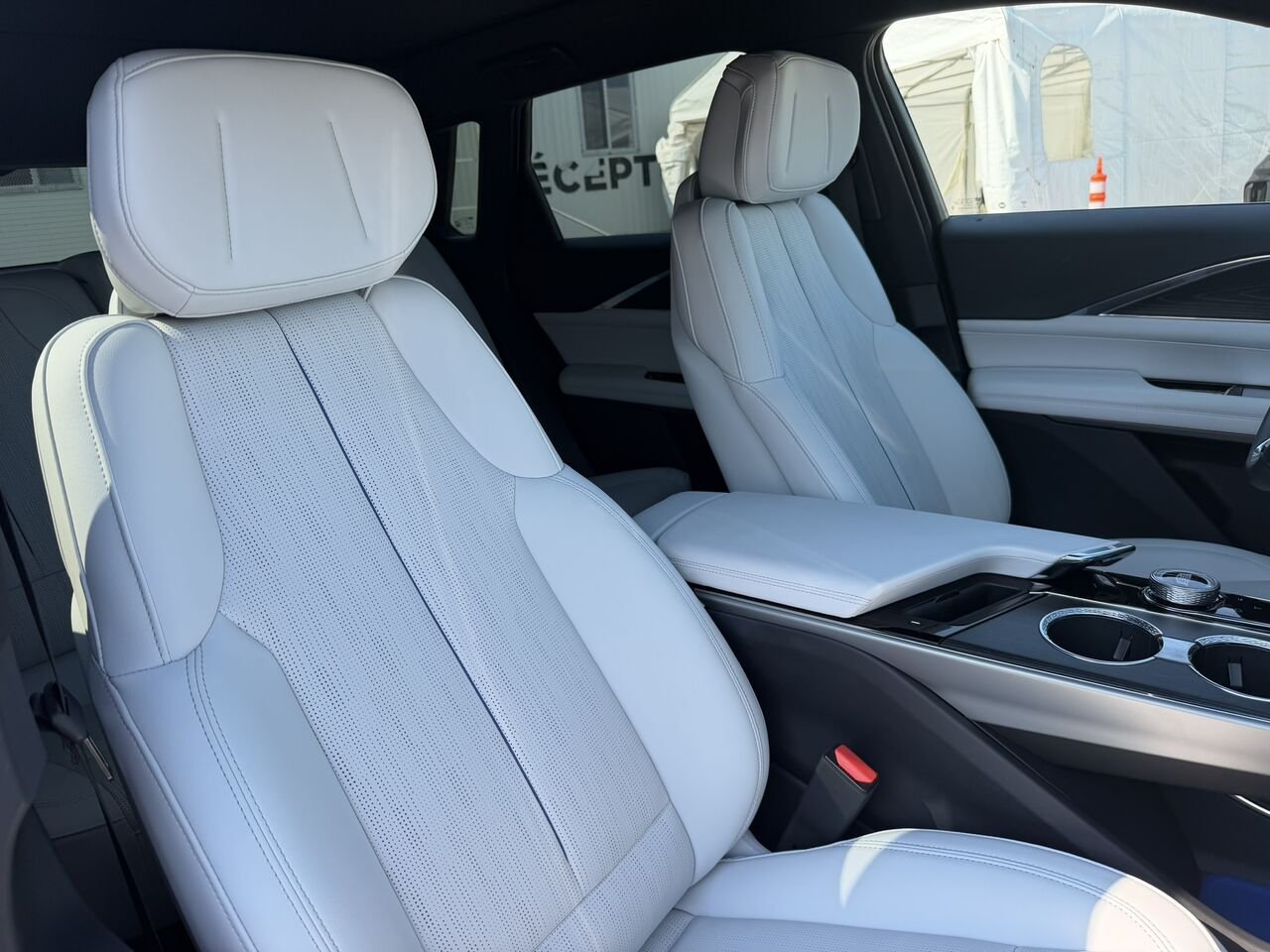 Cadillac LYRIQ LUXURY AWD FINANCEMENT À PARTIR DE 0.99% 2024 Gris Laval - photo #18