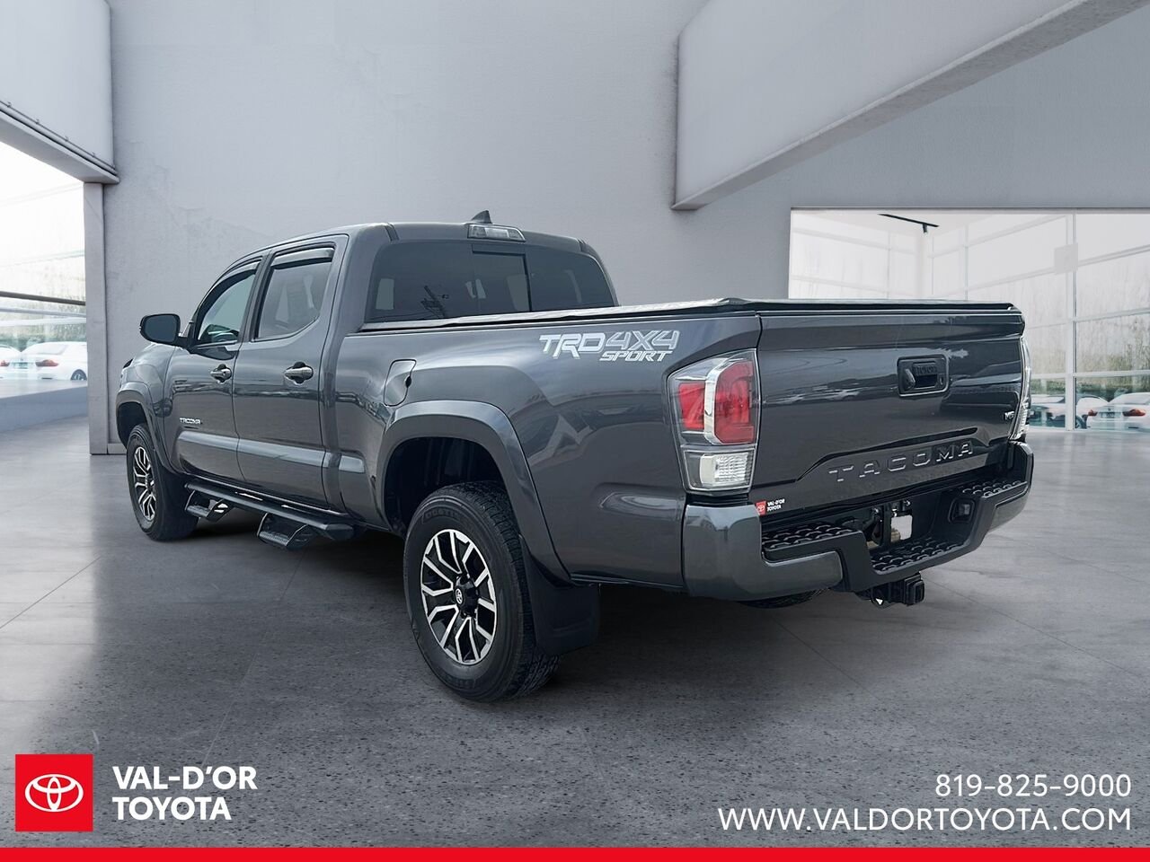 2021 Toyota Tacoma Grey Val-d'Or - photo #3